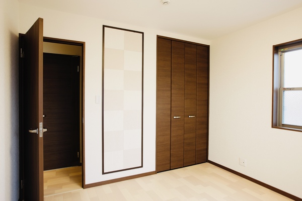 8.Room