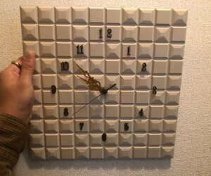 エコカラットの壁掛時計