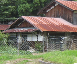 住宅の外部環境と小屋裏・内部環境を考える その②『農家屋の錆びた屋根』