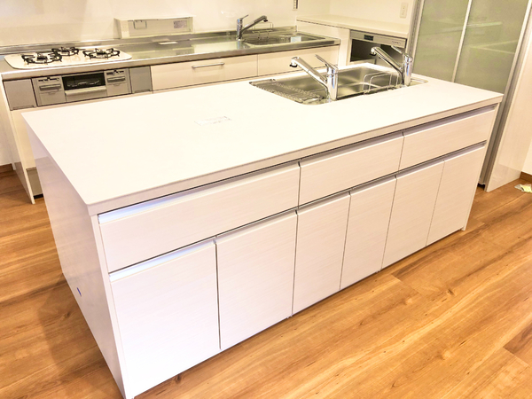 7.Island kitchen